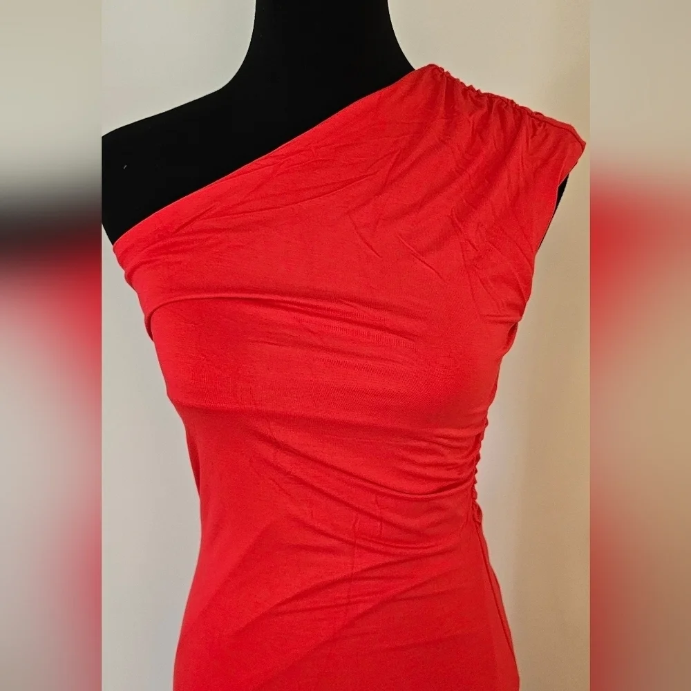 New Ebby and I One-Shoulder Ruched Red Midi Dress – Size S